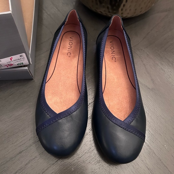 Vionic Caroll Leather Ballet Flats WIDE - Picture 13 of 13